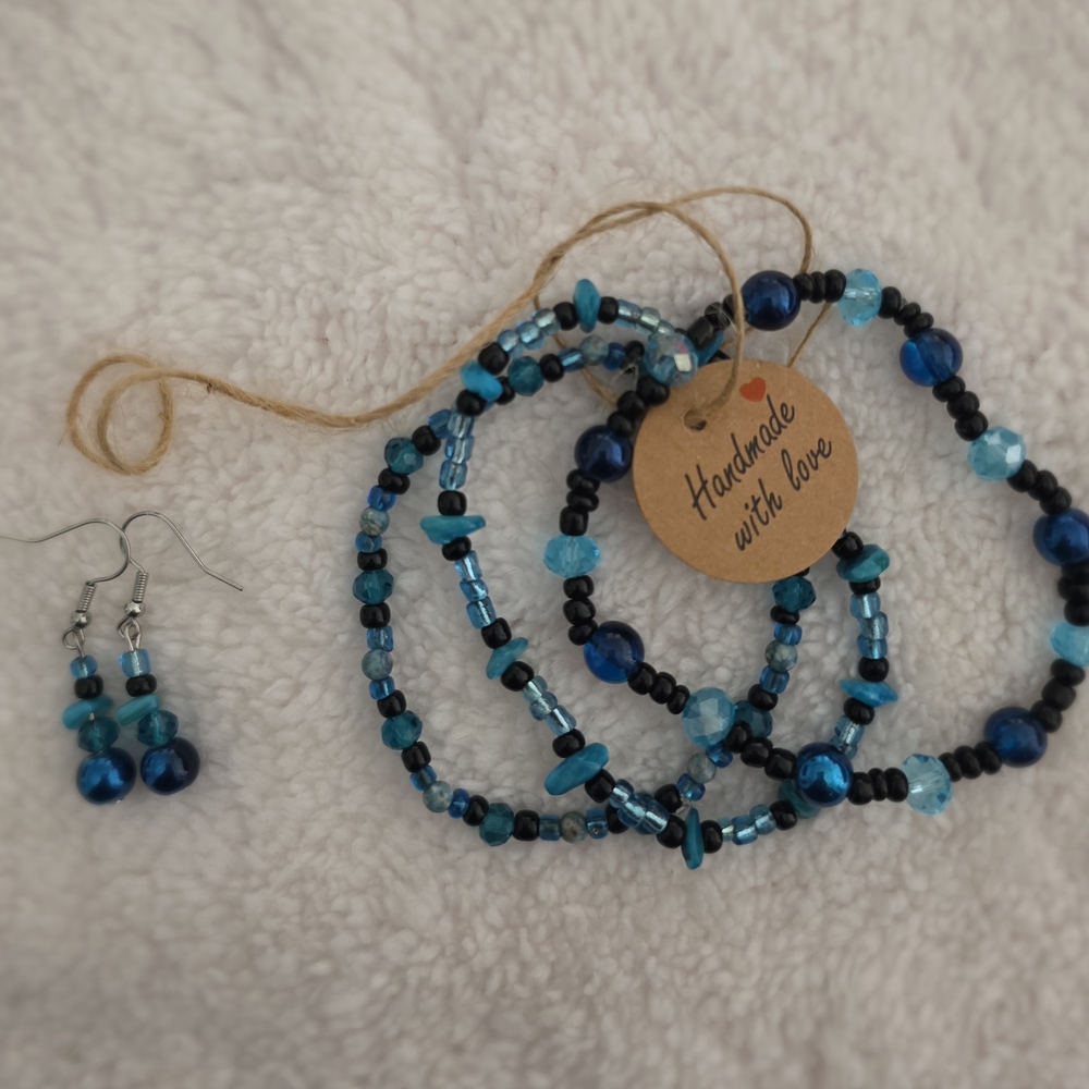 Handmade Blue and Black Beaded Elastic Jewelry Set